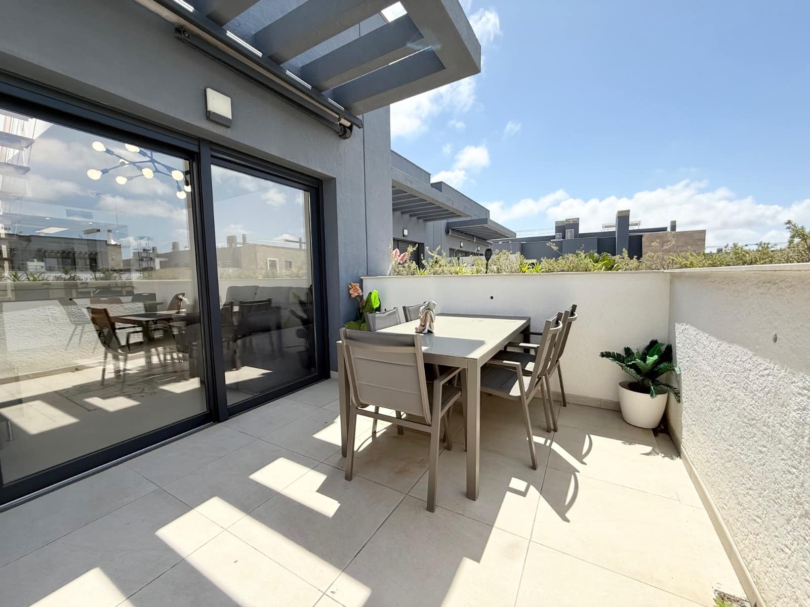 Apartamento de 2 habitaciones en Playa Flamenca en venta con piscina - 465.000 € (Ref: 9805587)