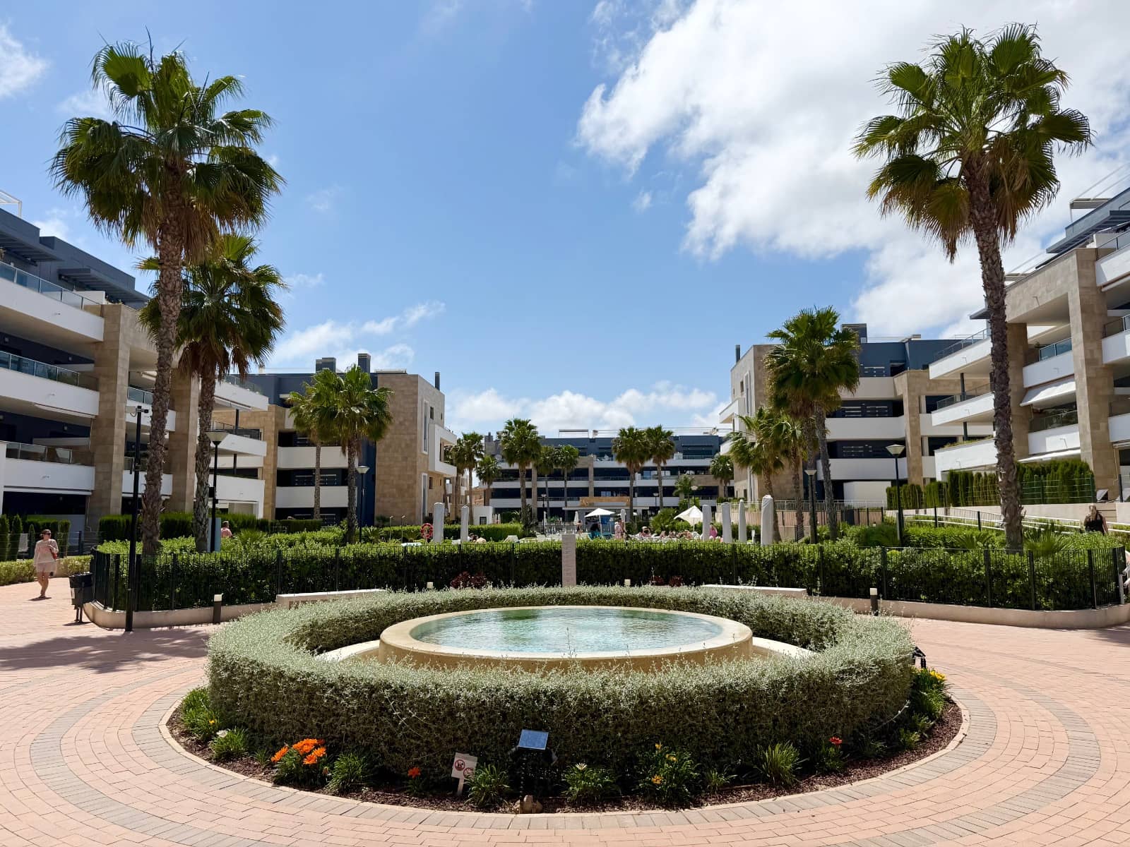 Apartamento de 2 habitaciones en Playa Flamenca en venta con piscina - 465.000 € (Ref: 9805587)