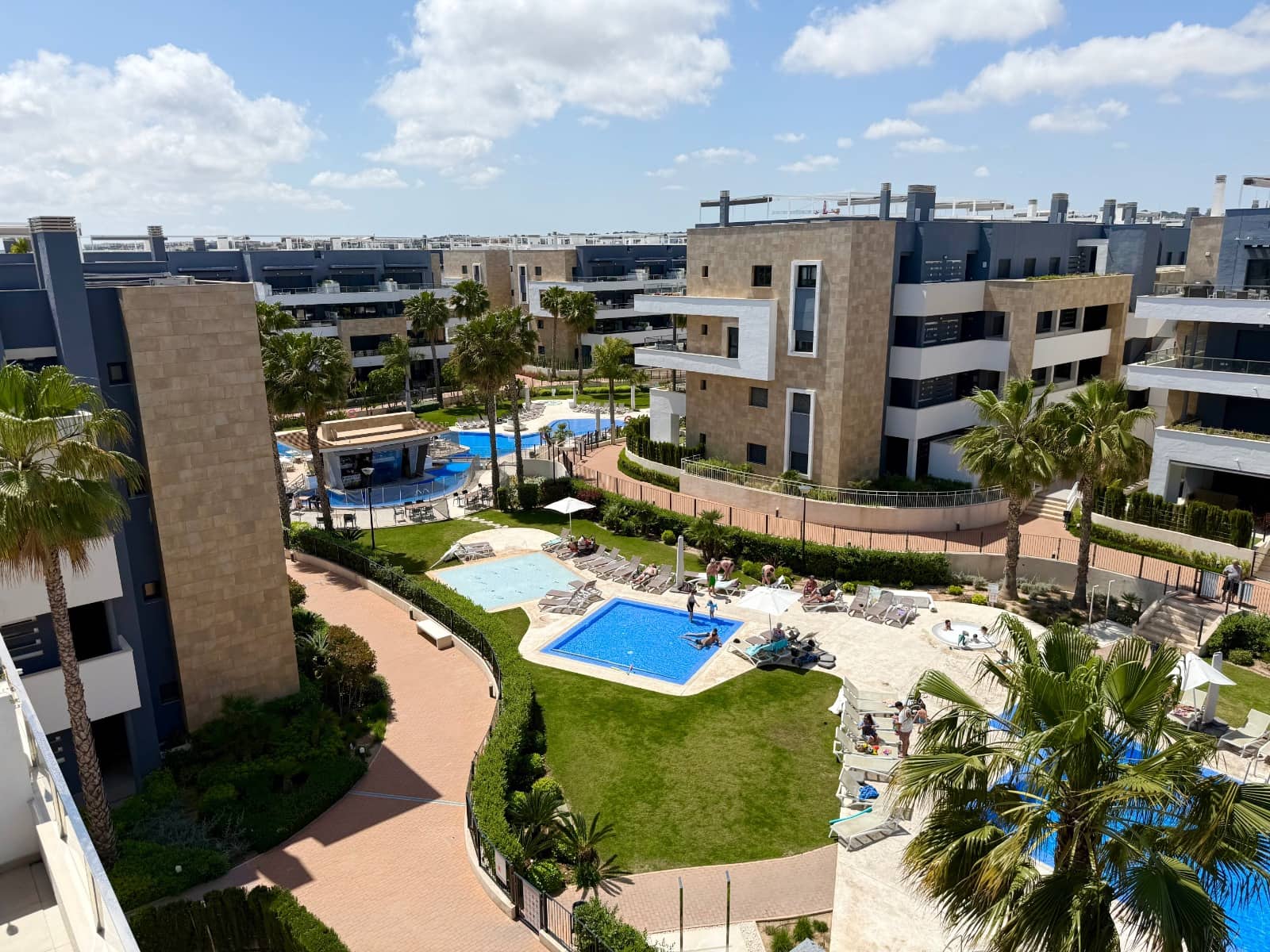 Apartamento de 2 habitaciones en Playa Flamenca en venta con piscina - 465.000 € (Ref: 9805587)