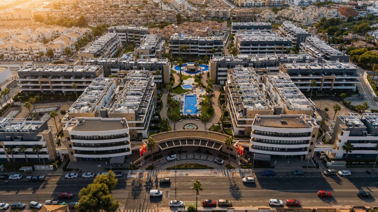 Apartamento de 2 habitaciones en Playa Flamenca en venta con piscina - 465.000 € (Ref: 9805587)