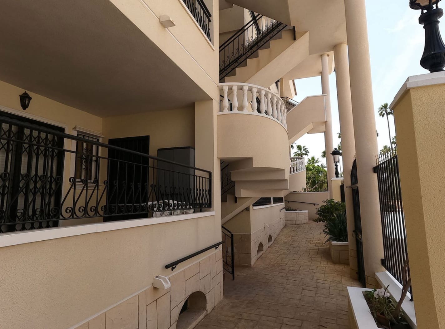 2 soverom Leilighet til salgs i Orihuela med svømmebasseng - € 104 900 (Ref: 9821807)
