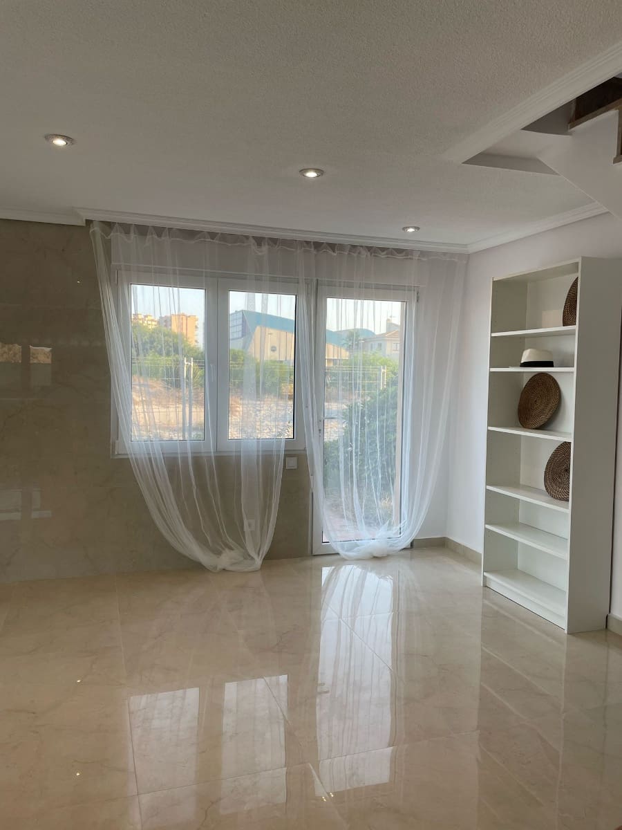 3 chambre Villa/Maison à vendre à La Manga del Mar Menor avec piscine - 720 000 € (Ref: 9821808)