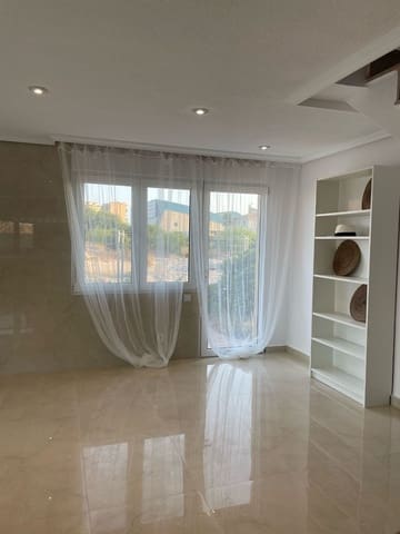 3 chambre Villa/Maison à vendre à La Manga del Mar Menor avec piscine - 720 000 € (Ref: 9821808)