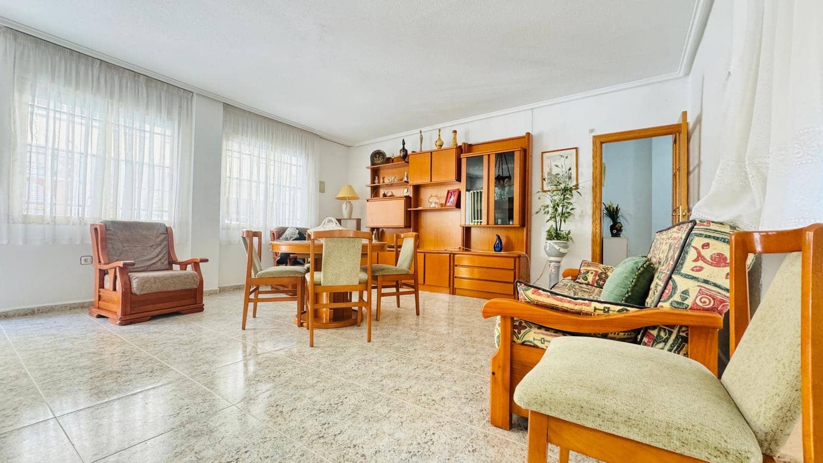 4 soveværelse Lejlighed til salg i Torrevieja - € 207.000 (Ref: 9874018)