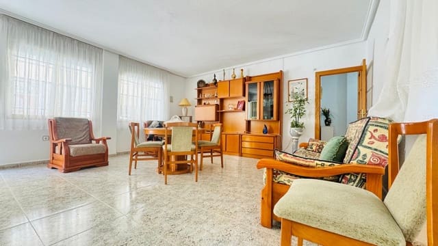 4 makuuhuone Huoneisto myytävänä paikassa Playa del Cura, Torrevieja - 207 000 € (Ref: 9874018)