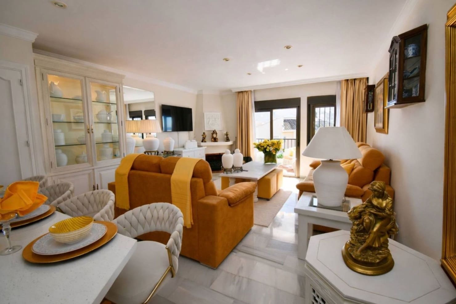 3 soverom Leilighet til salgs i Las Lagunas de Mijas med svømmebasseng - € 385 000 (Ref: 9880233)