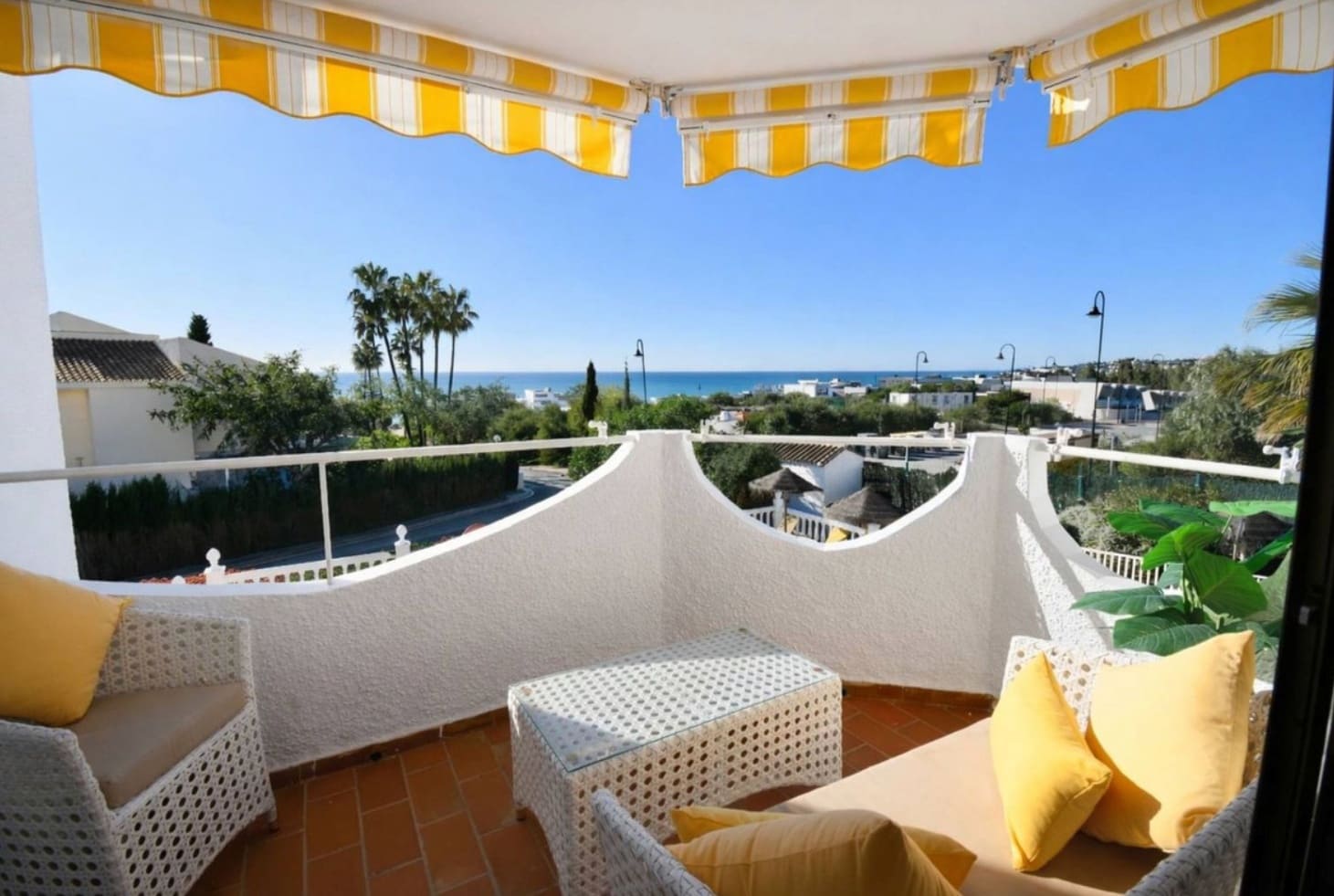 3 soverom Leilighet til salgs i Las Lagunas de Mijas med svømmebasseng - € 385 000 (Ref: 9880233)