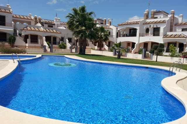2 soveværelse Byhus til salg i Villamartin, Orihuela med swimmingpool - € 249.000 (Ref: 9882620)