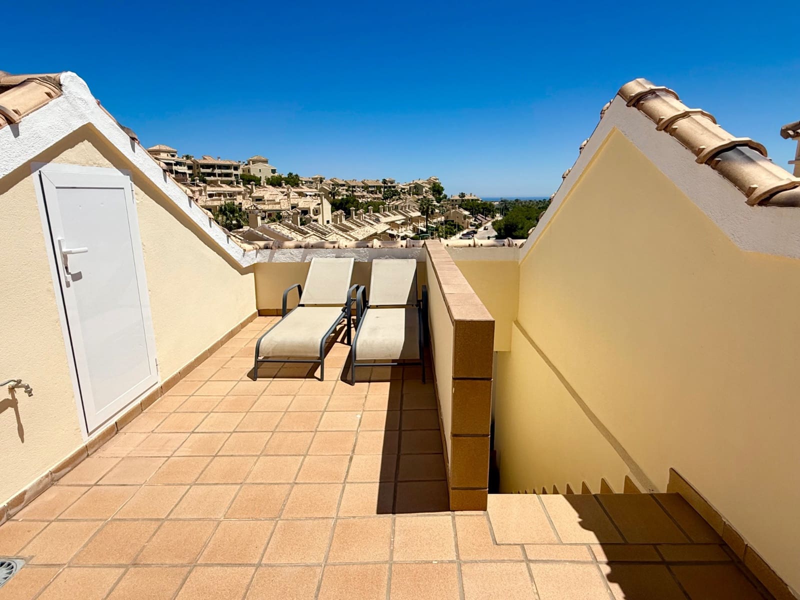 2 bedroom Townhouse for sale in Campoamor with pool - € 269,000 (Ref: 9883593)