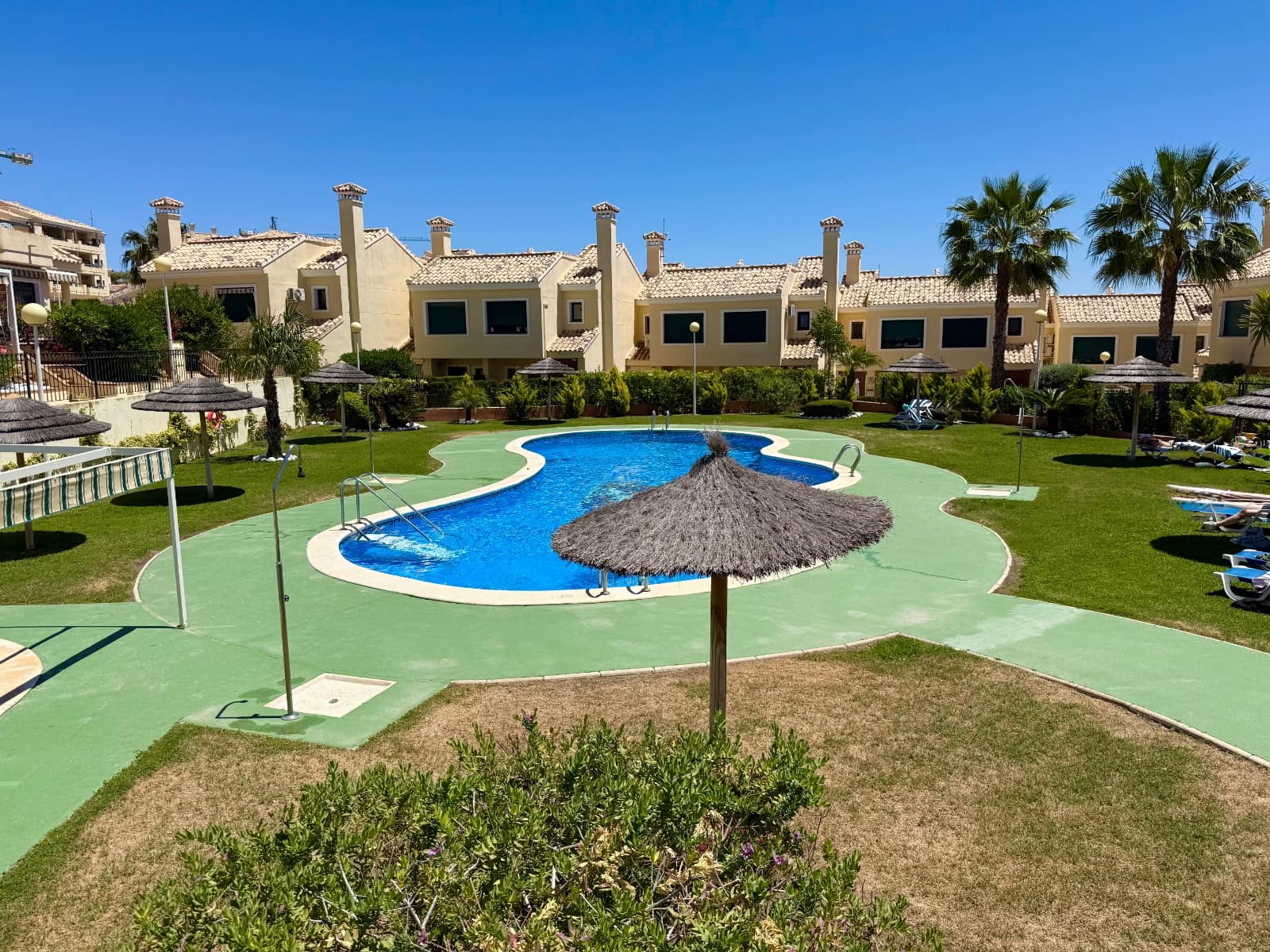 2 bedroom Townhouse for sale in Campoamor with pool - € 269,000 (Ref: 9883593)