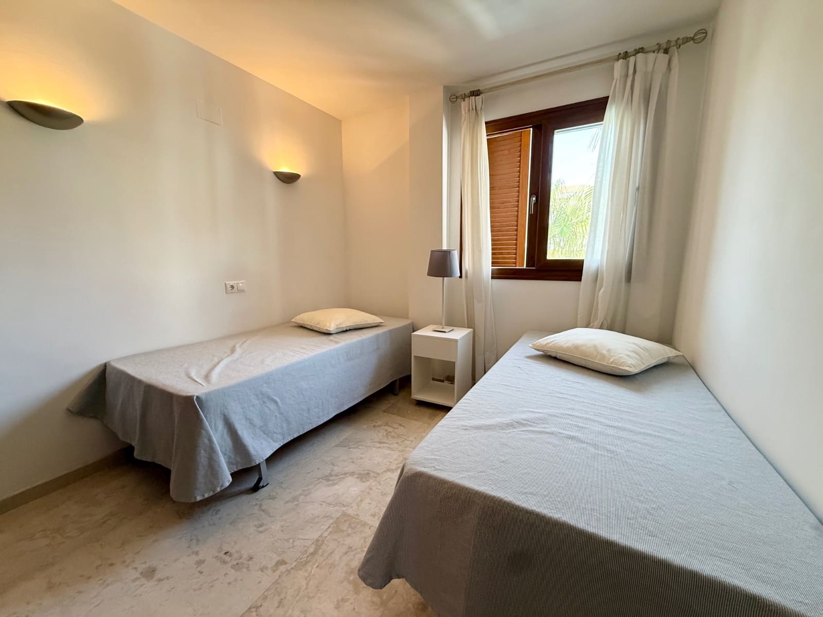 2 soverom Leilighet til salgs i Punta Prima med svømmebasseng - € 299 000 (Ref: 9883594)