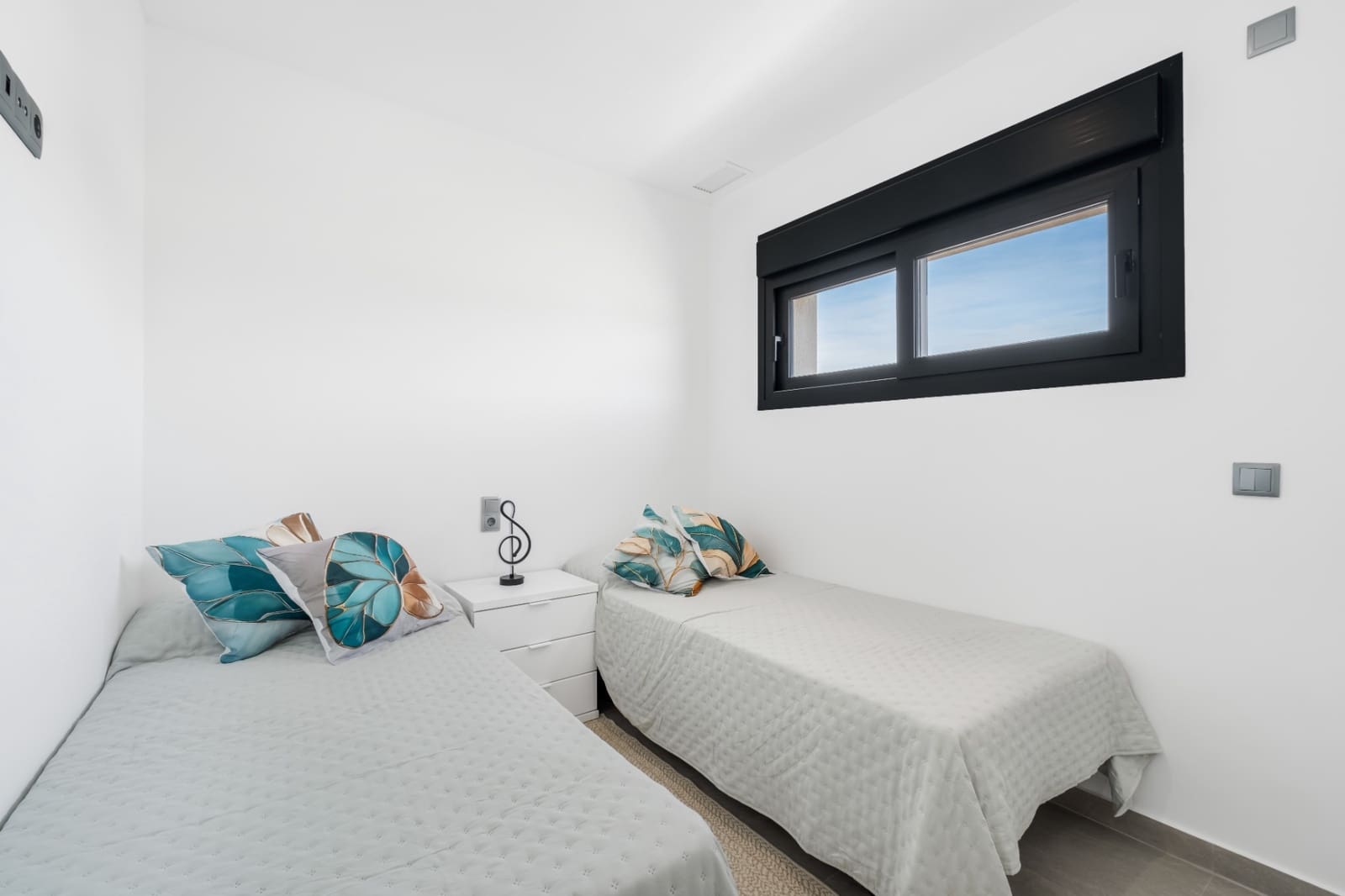 3 soverom Hus til salgs i Daya Nueva med svømmebasseng - € 317 000 (Ref: 9940877)