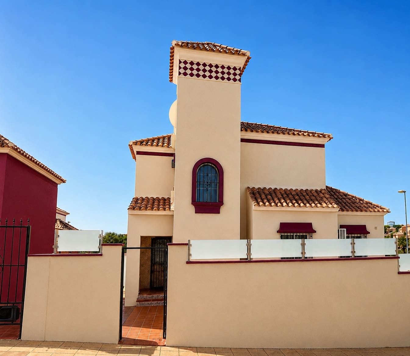 3 bedroom Villa for sale in Filipinas with pool - € 295,000 (Ref: 9958428)