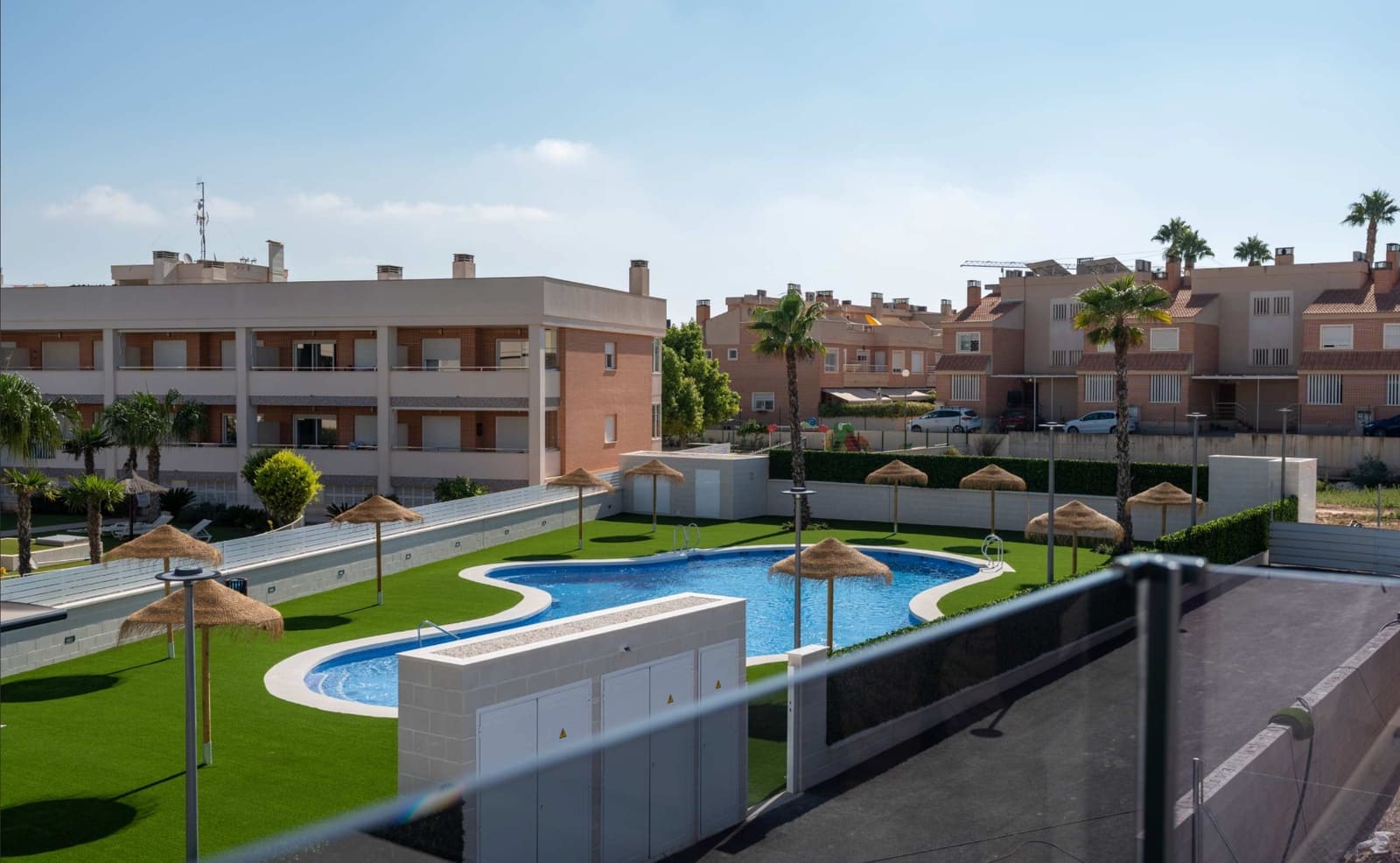 Casa de 3 habitaciones en Gran Alacant en venta con piscina - 350.000 € (Ref: 9985844)
