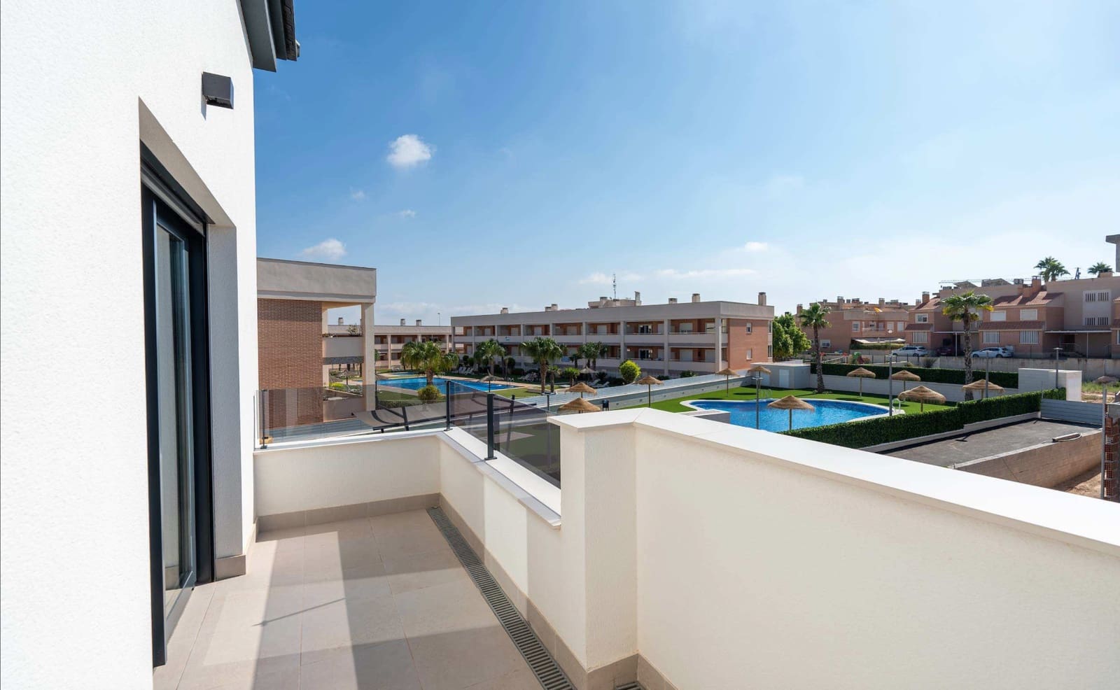Casa de 3 habitaciones en Gran Alacant en venta con piscina - 350.000 € (Ref: 9985844)