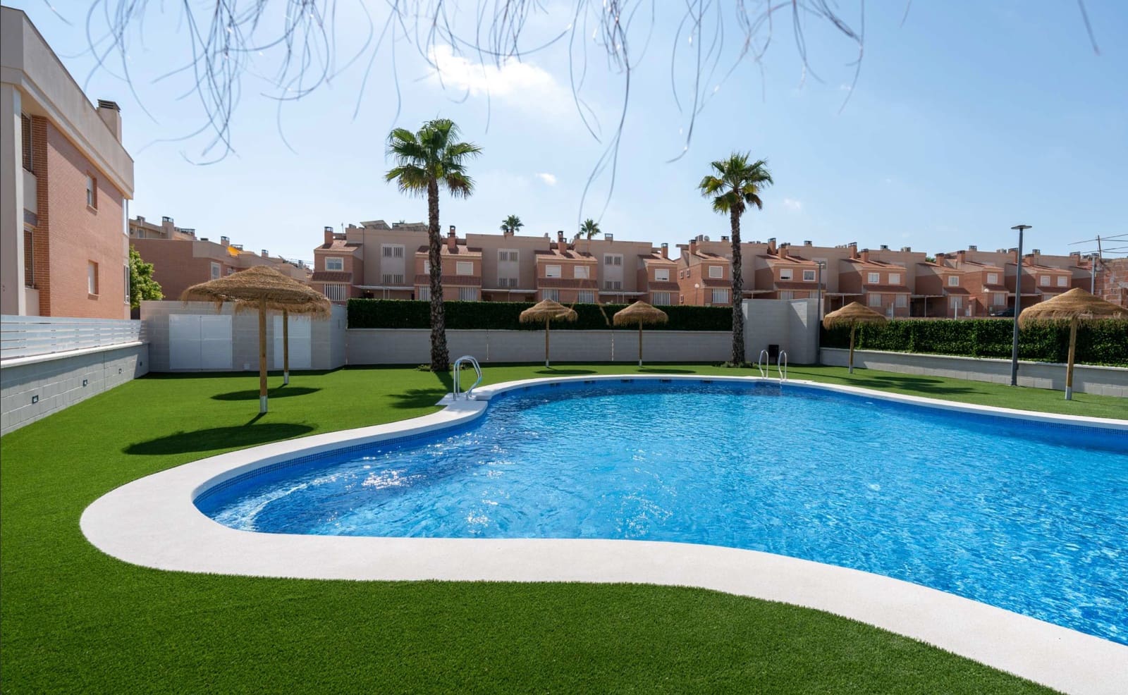 Casa de 3 habitaciones en Gran Alacant en venta con piscina - 350.000 € (Ref: 9985844)