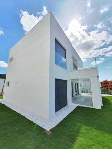 4 bedroom Villa for sale in Castillo de la Duquesa, Manilva with pool garage - € 730,000 (Ref: 8019183)