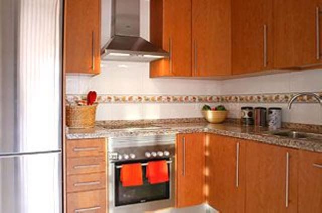 2 soverom Leilighet til salgs i Manilva Pueblo, Manilva med garasje - € 239 200 (Ref: 8499375)