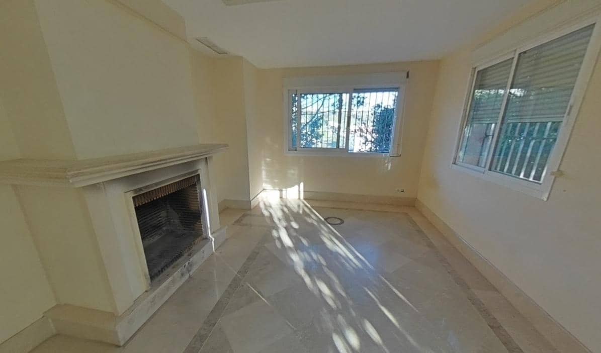 Chalet de 4 habitaciones en Marbella en venta con piscina garaje - 1.851.000 € (Ref: 9412962)