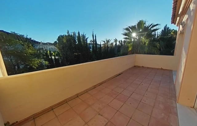 Chalet de 4 habitaciones en Los Naranjos, Marbella en venta con piscina garaje - 1.851.000 € (Ref: 9412962)