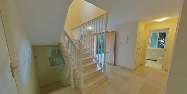 Chalet de 4 habitaciones en Los Naranjos, Marbella en venta con piscina garaje - 1.851.000 € (Ref: 9412962)