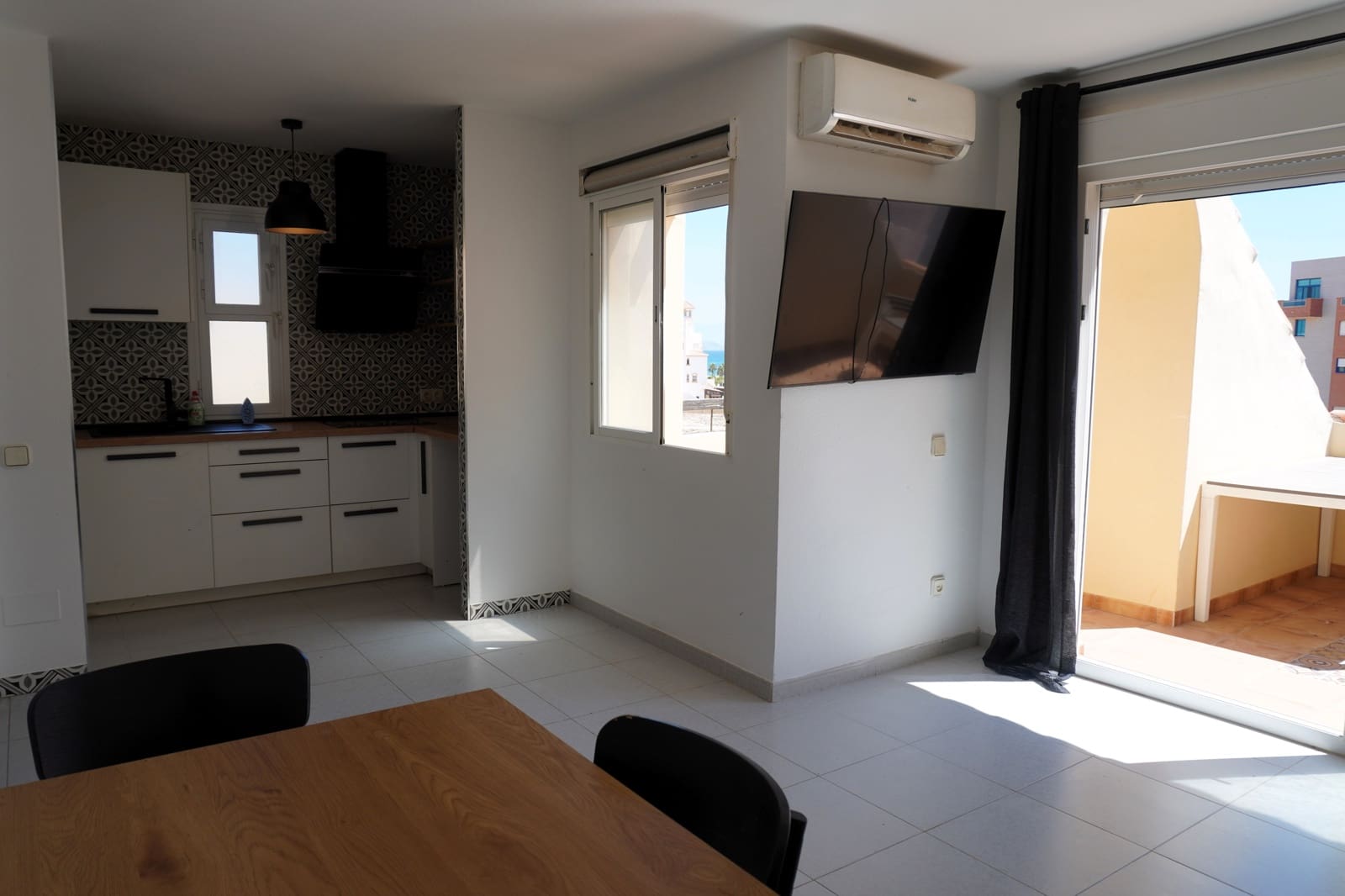 1 Zimmer Penthouse zu verkaufen in Roquetas de Mar mit Pool - 129.000 € (Ref: 10004331)