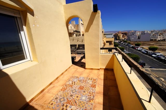 1 bedroom Penthouse for sale in Roquetas de Mar with pool - € 129,000 (Ref: 10004331)