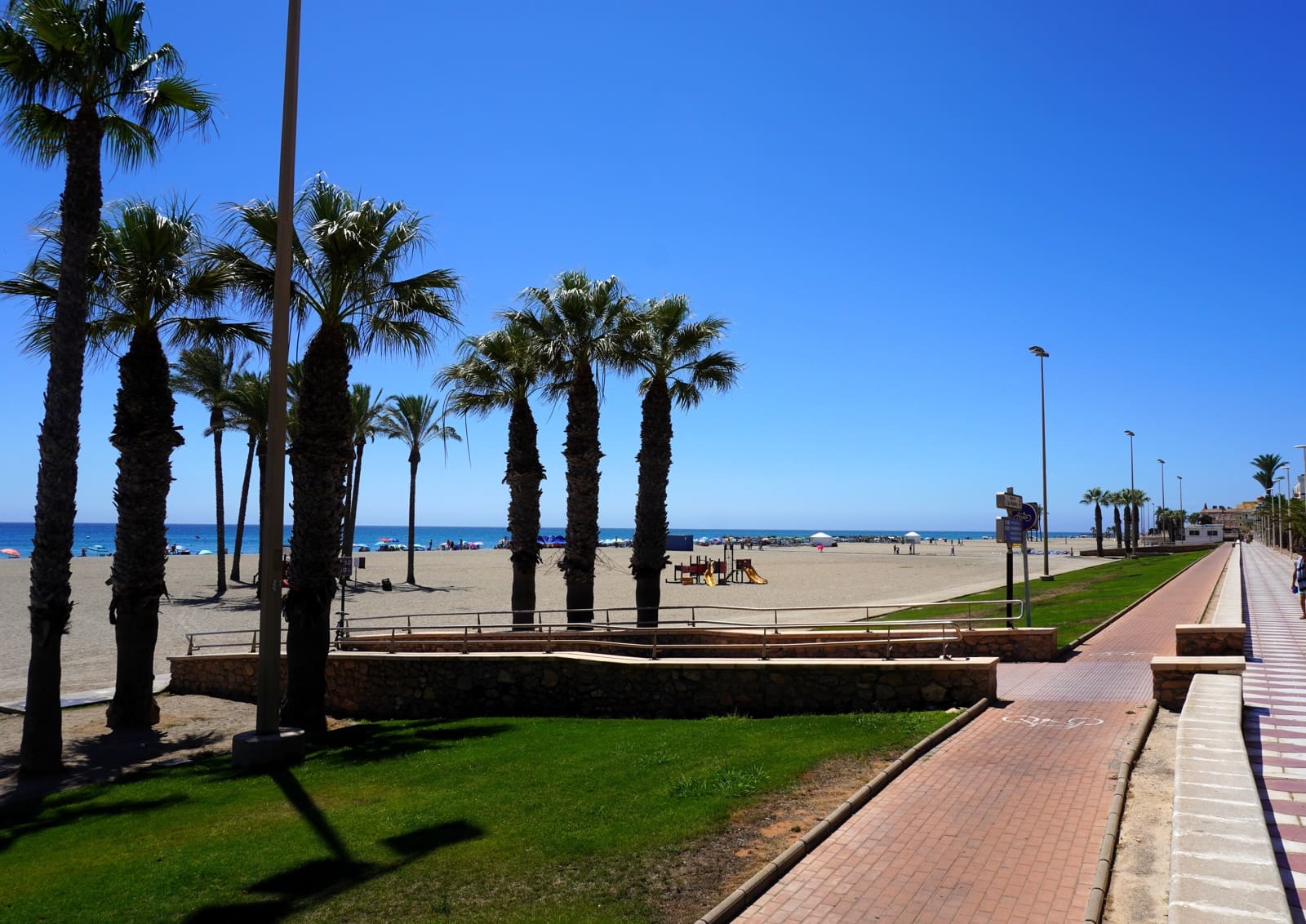 1 Zimmer Penthouse zu verkaufen in Roquetas de Mar mit Pool - 129.000 € (Ref: 10004331)