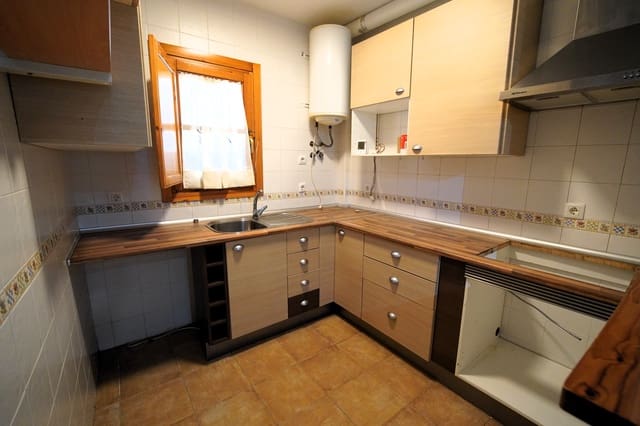 3 bedroom Terraced Villa for sale in Enix with garage - € 144,000 (Ref: 10007862)