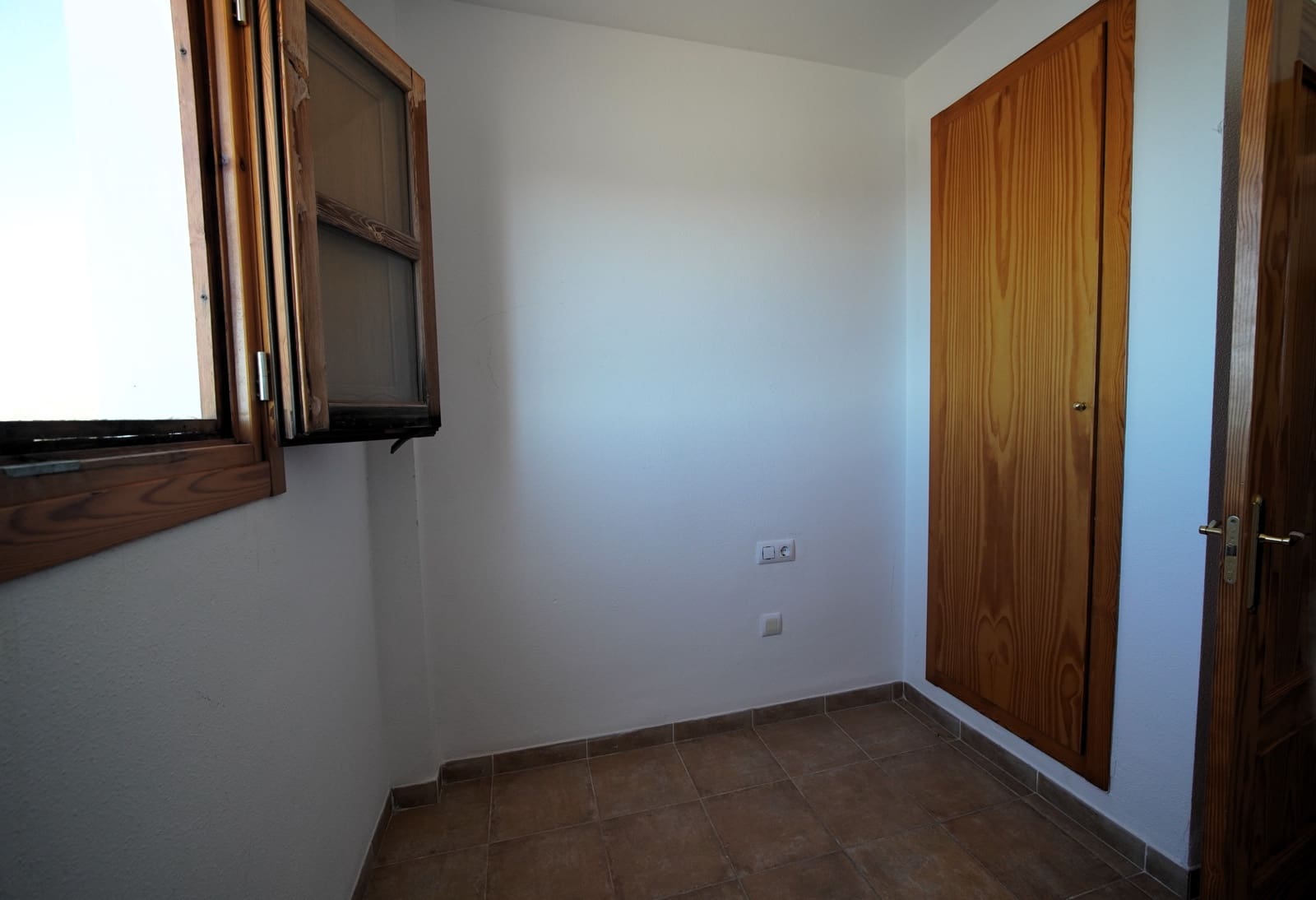 3 bedroom Terraced Villa for sale in Enix with garage - € 144,000 (Ref: 10007862)