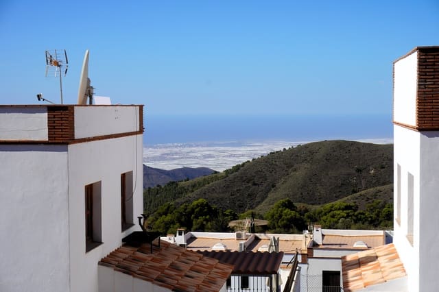 3 bedroom Terraced Villa for sale in Enix with garage - € 144,000 (Ref: 10007862)