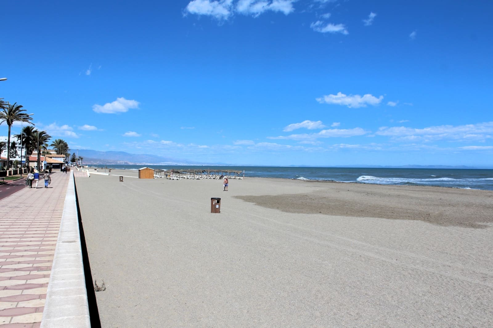 Adosado de 3 habitaciones en Roquetas de Mar en venta con piscina garaje - 279.000 € (Ref: 10032415)
