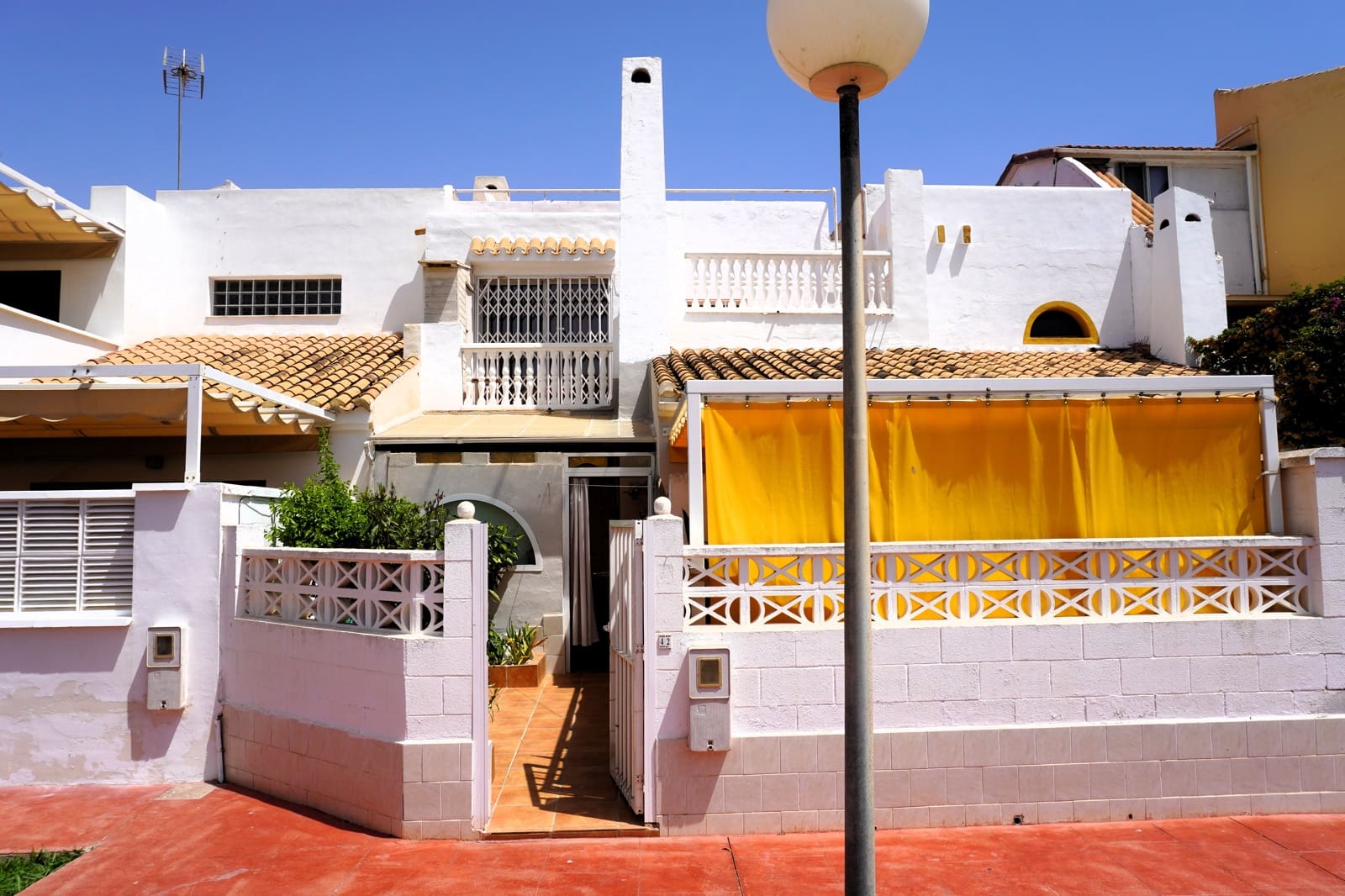 Adosado de 3 habitaciones en Roquetas de Mar en venta con piscina garaje - 279.000 € (Ref: 10032415)