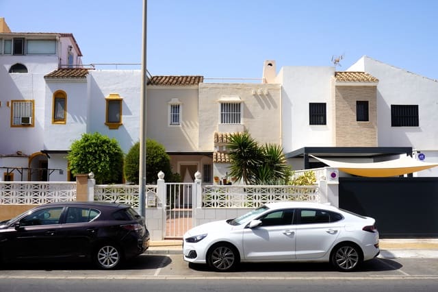Adosado de 3 habitaciones en Roquetas de Mar en venta con piscina garaje - 279.000 € (Ref: 10032415)