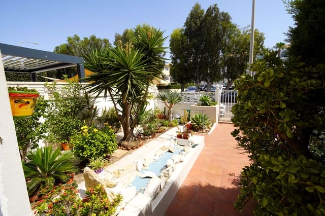 Adosado de 3 habitaciones en Roquetas de Mar en venta con piscina garaje - 279.000 € (Ref: 10032415)