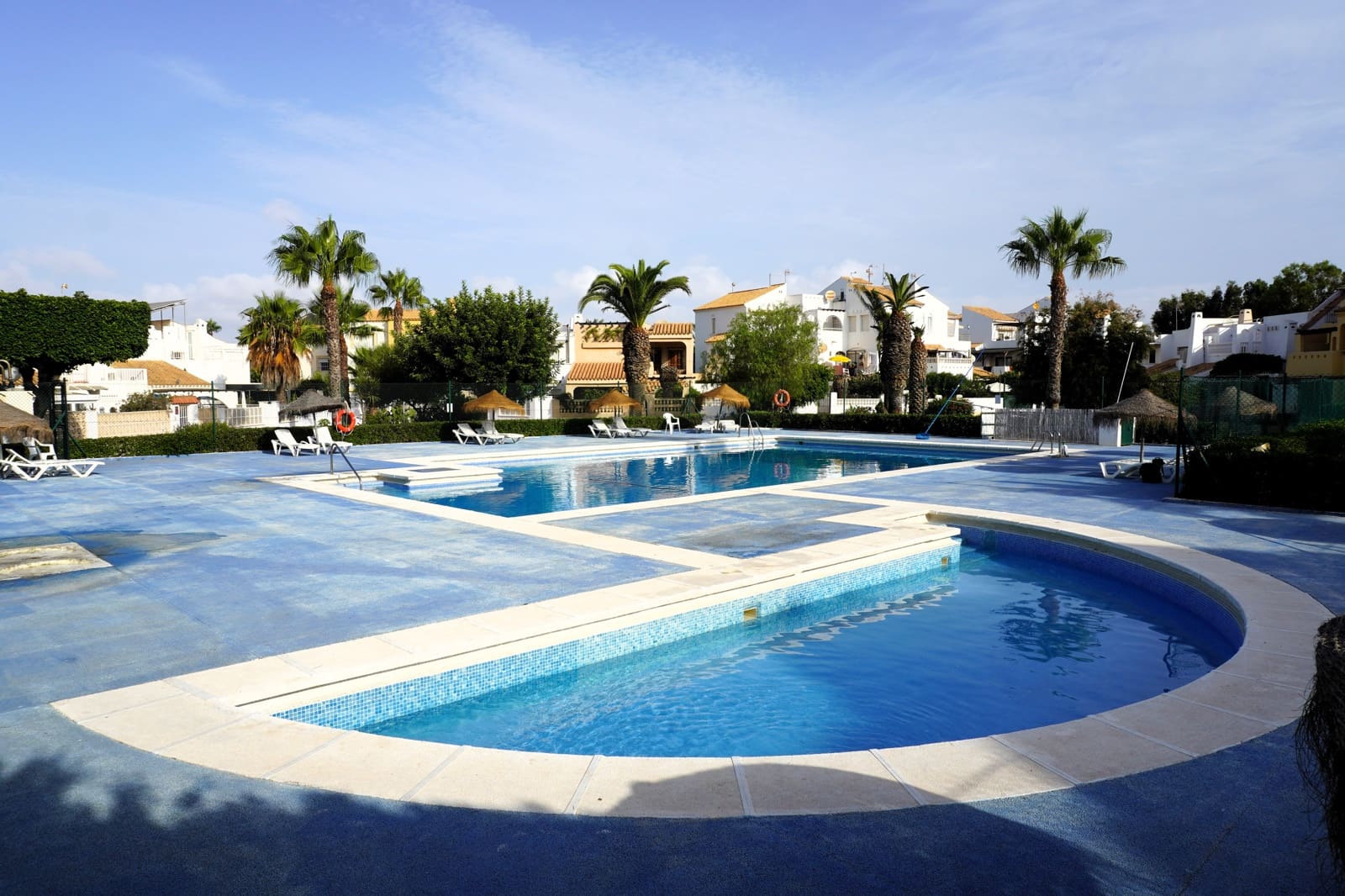 Adosado de 3 habitaciones en Roquetas de Mar en venta con piscina garaje - 279.000 € (Ref: 10032415)