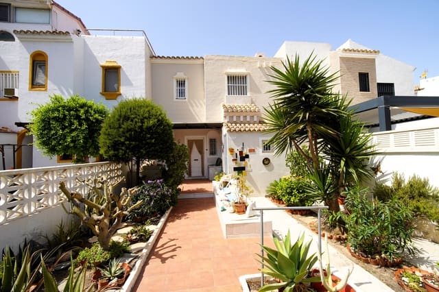 Adosado de 3 habitaciones en Roquetas de Mar en venta con piscina garaje - 279.000 € (Ref: 10032415)