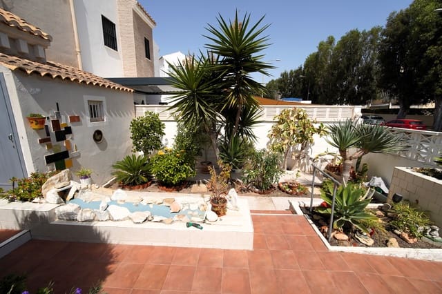 Adosado de 3 habitaciones en Roquetas de Mar en venta con piscina garaje - 279.000 € (Ref: 10032415)