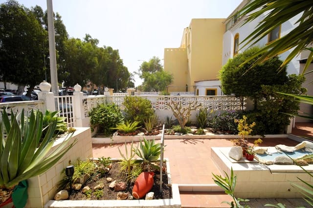 Adosado de 3 habitaciones en Roquetas de Mar en venta con piscina garaje - 279.000 € (Ref: 10032415)