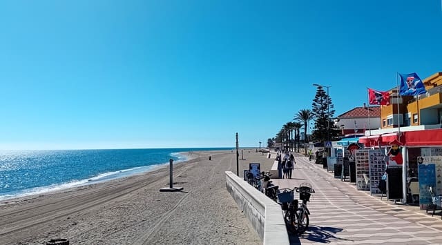 7 Zimmer Villa zu verkaufen in Roquetas de Mar mit Garage - 649.999 € (Ref: 10141471)