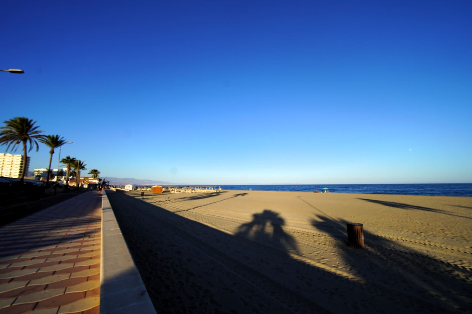 7 Zimmer Villa zu verkaufen in Roquetas de Mar mit Garage - 649.999 € (Ref: 10141471)