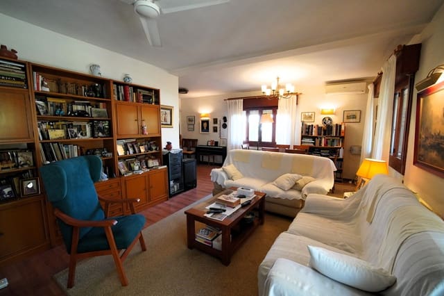 7 Zimmer Villa zu verkaufen in Roquetas de Mar mit Garage - 649.999 € (Ref: 10141471)