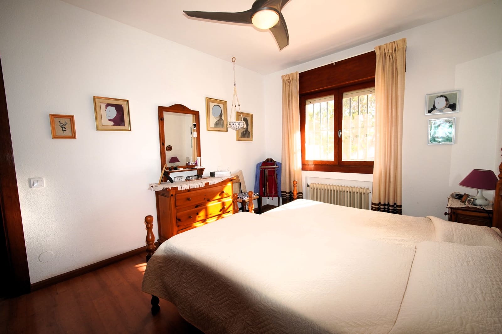 7 Zimmer Villa zu verkaufen in Roquetas de Mar mit Garage - 649.999 € (Ref: 10141471)