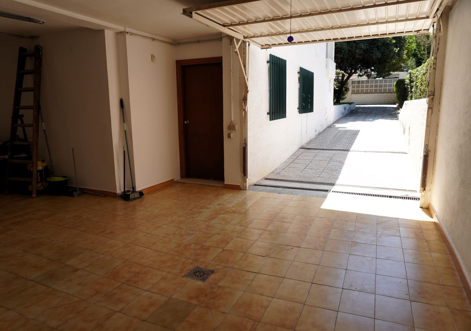 7 Zimmer Villa zu verkaufen in Roquetas de Mar mit Garage - 649.999 € (Ref: 10141471)