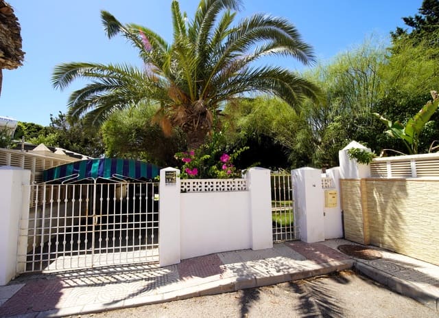 7 Zimmer Villa zu verkaufen in Roquetas de Mar mit Garage - 649.999 € (Ref: 10141471)