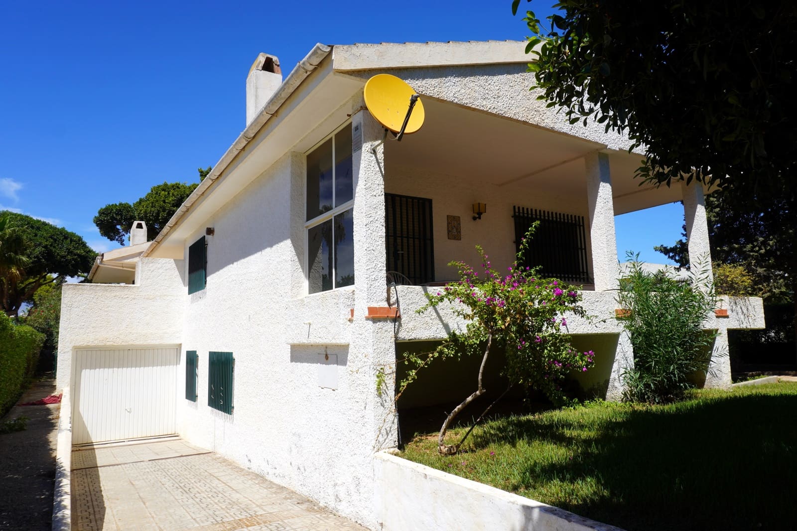 7 Zimmer Villa zu verkaufen in Roquetas de Mar mit Garage - 649.999 € (Ref: 10141471)
