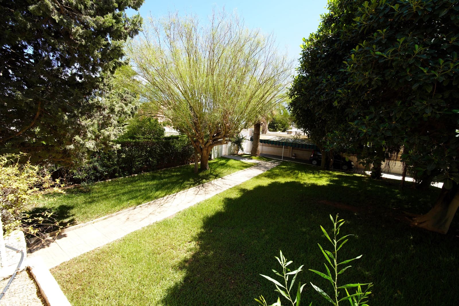 7 Zimmer Villa zu verkaufen in Roquetas de Mar mit Garage - 649.999 € (Ref: 10141471)