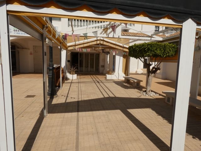 Kaupallinen myytävänä paikassa Roquetas de Mar - 79 500 € (Ref: 7428171)