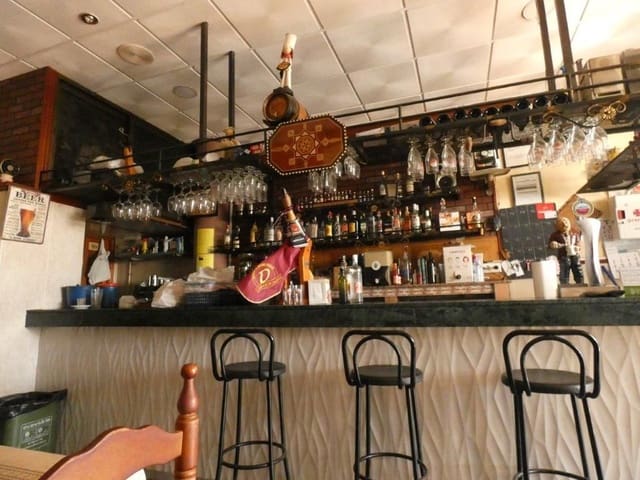 Kaupallinen myytävänä paikassa Roquetas de Mar - 120 000 € (Ref: 7754295)