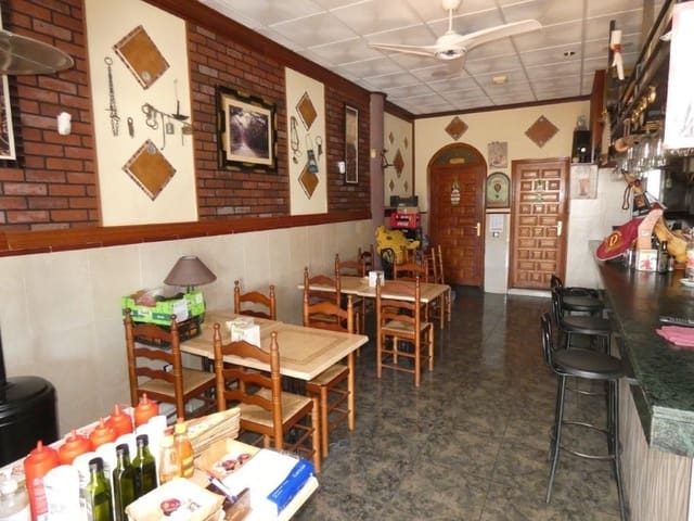 Kaupallinen myytävänä paikassa Roquetas de Mar - 120 000 € (Ref: 7754295)